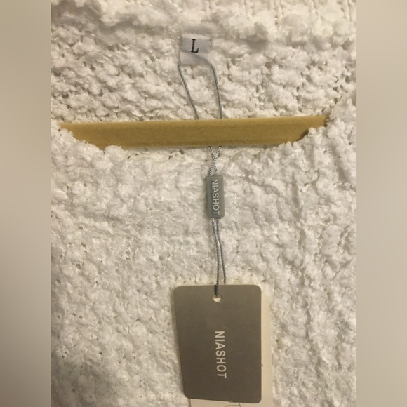 COPY - Large white sweater nwt - Picture 3 of 3